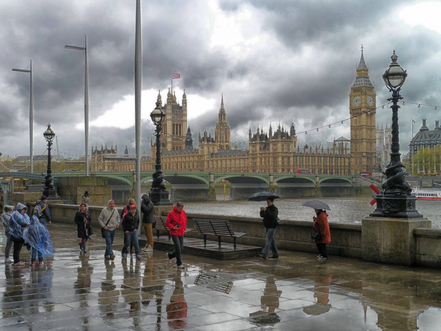 Best Fabric Care Tips For Rainy Days In London